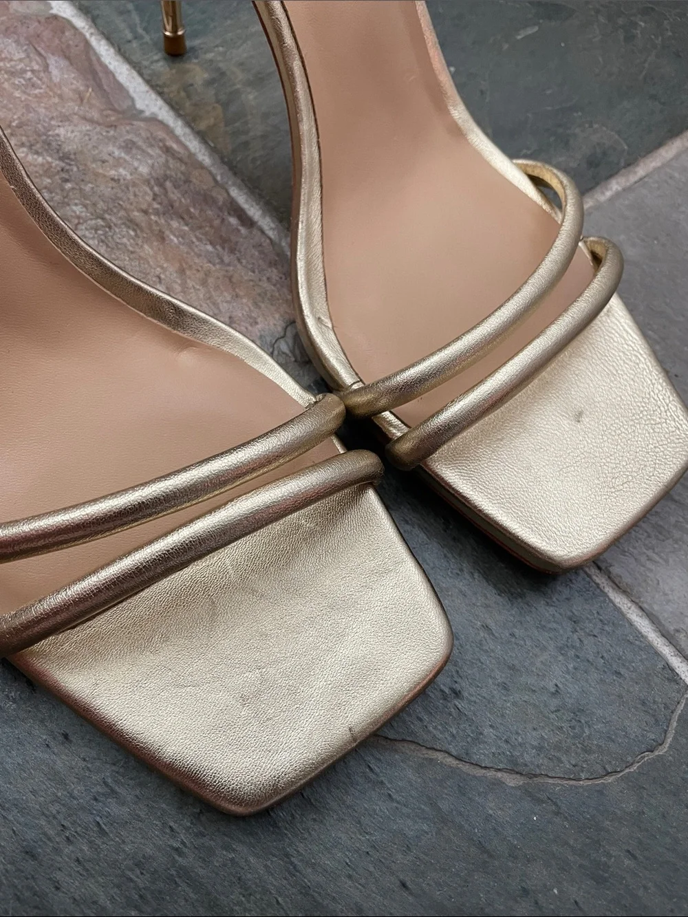 ZIGI Strappy Stiletto Sandal Gold Leather Star Heel Sz 11